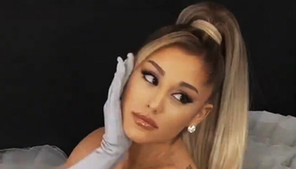 Den 30-årige sangerinde Ariana Grande skal ifølge mediet TMZ skilles fra sin mand.
