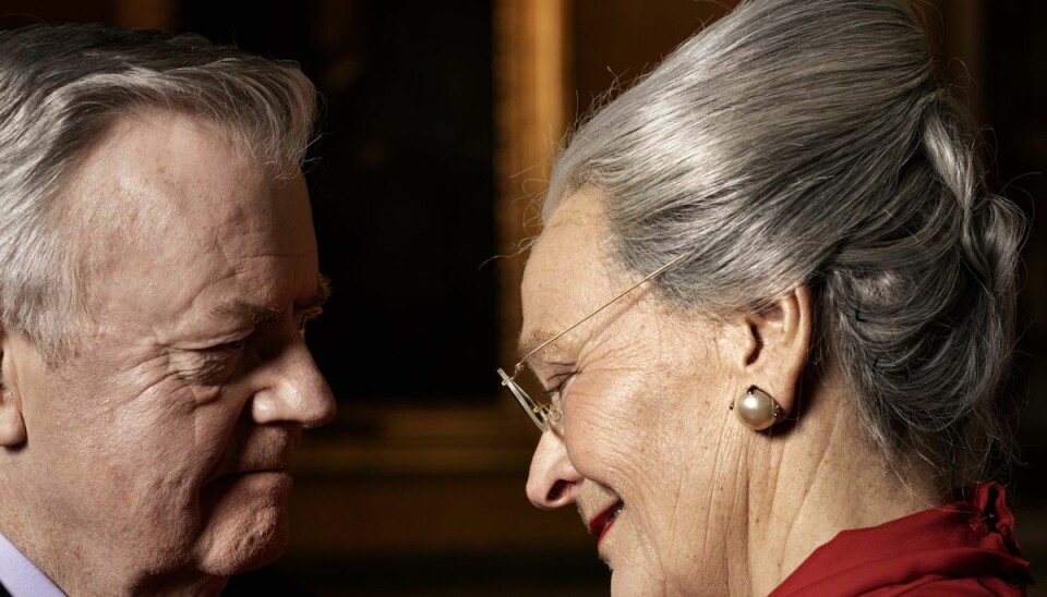 Peter Schrøder er lige nu aktuel i musicalen 'Margrethe', som spiller hen over sommeren i Aarhus, Odense og København. Her spiller han en ældre prins Henrik. (PR-foto). Peter Schrøder er lige nu aktuel i musicalen 'Margrethe', som spiller hen over sommeren i Aarhus, Odense og København. Her spiller han en ældre prins Henrik. (PR-foto).