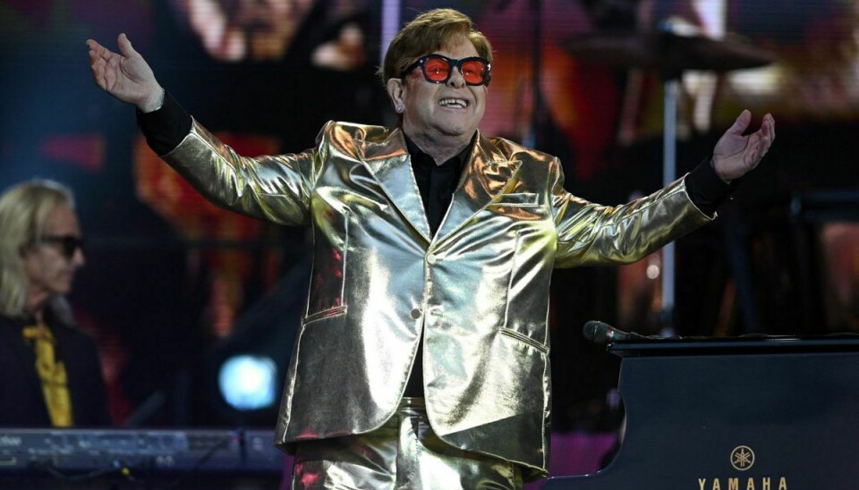Legenden Elton John hyldede en anden legende, afdøde George Michael, under sin afskedskoncert på Glastonbury.