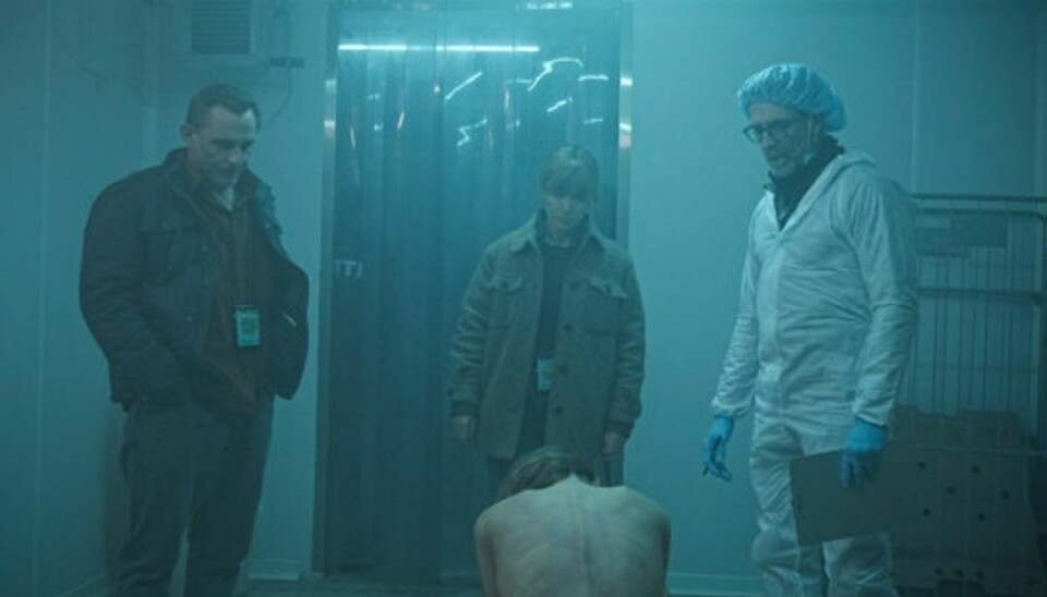 'Englemageren' centrerer sig om kriminalbetjenten Laura, der vender tilbage på job efter en fødselsdepression i jagten på en seriemorder, der straffer unge kvinder. Kvinder, som Laura har et traume til fælles med. Roland Møller spiller hendes makker, Jesper. (PR-foto). 'Englemageren' centrerer sig om kriminalbetjenten Laura, der vender tilbage på job efter en fødselsdepression i jagten på en seriemorder, der straffer unge kvinder. Kvinder, som Laura har et traume til fælles med. Roland Møller spiller hendes makker, Jesper. (PR-foto).