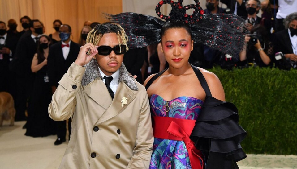 Naomi Osaka og Cordae ses her ankomme til Met Gala på The Metropolitan Museum of Art i New York i september 2021.