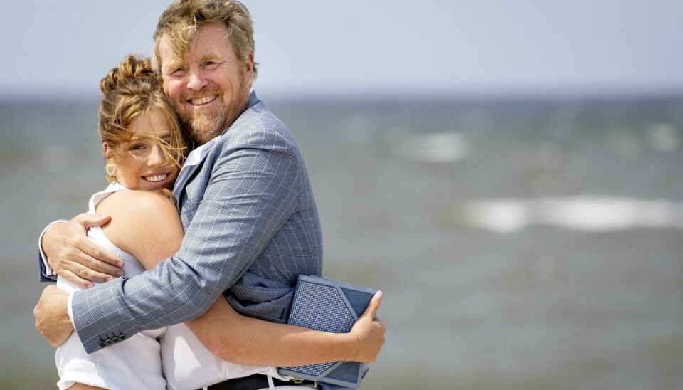 Kongen og hans mellemste prinsesse, Alexia, der netop er fyldt 18 år. Kongen og hans mellemste prinsesse, Alexia, der netop er fyldt 18 år.