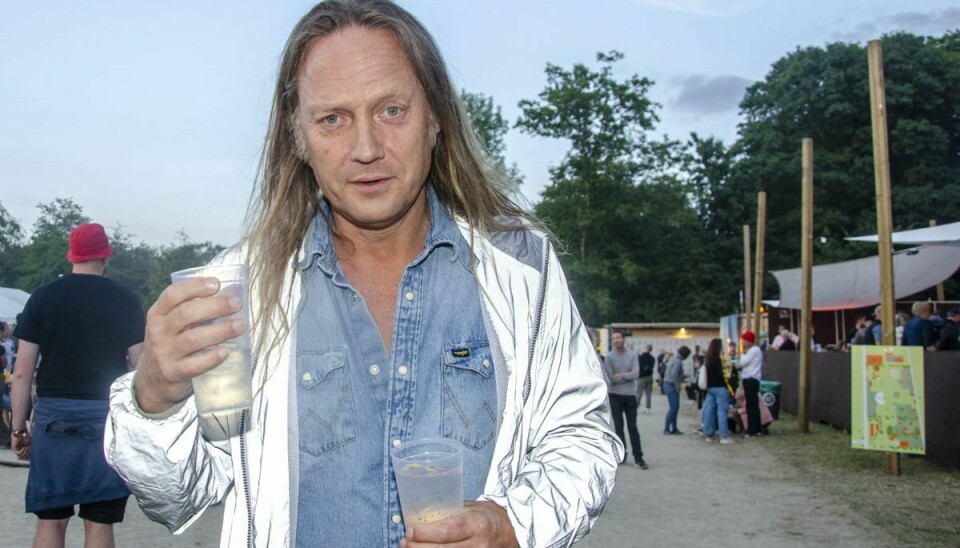 Jesper Binzer hyggede sig med kølige drinks og masser af ny musik på Roskilde Festival.