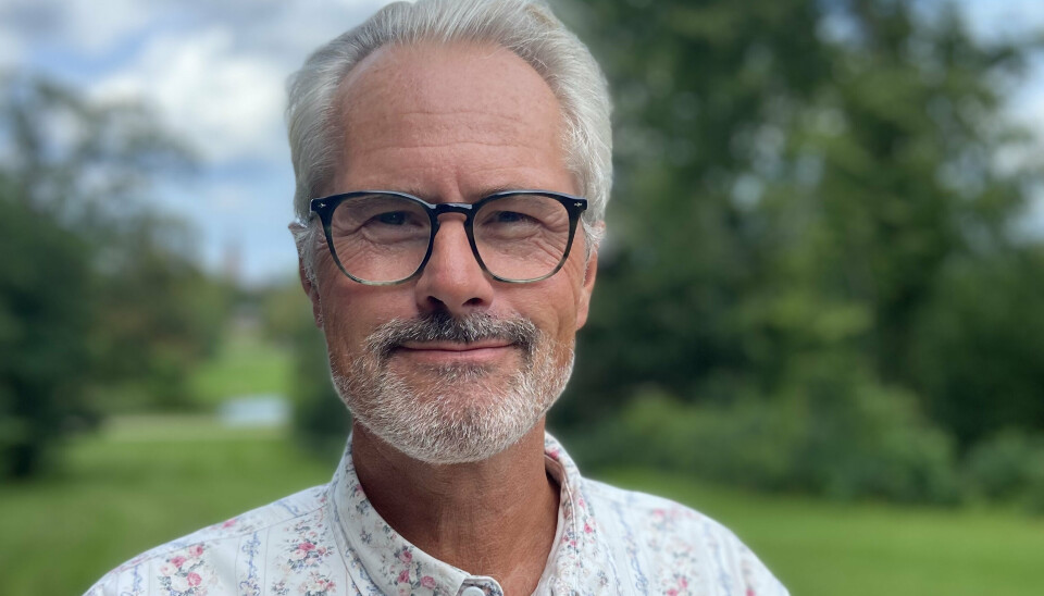 Henrik Byager er blandt andet kendt for sin medvirken i programmet 'Den 6. Sans' og sin praksis som livsstilsekspert og kommunikationsrådgiver. Den 2. september fylder han 60 år.