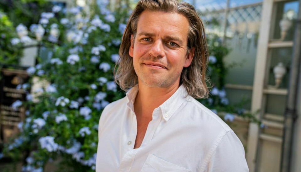 Carsten Svendsen har især optrådt på de skrå brædder. I foråret kunne skuespilleren dog ses i bedste sendetid på TV 2 i rollen som revykoryfæet Claus Ryskjær i dramaserien 'Dansegarderoben'. (Arkivfoto).