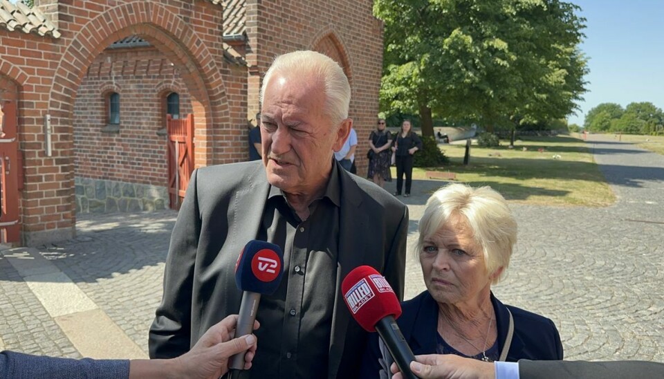 Keld og Hilda deltog i bisættelsen af Peter Belli i Brøndbyvester Kirke. Keld og Hilda deltog i bisættelsen af Peter Belli i Brøndbyvester Kirke.