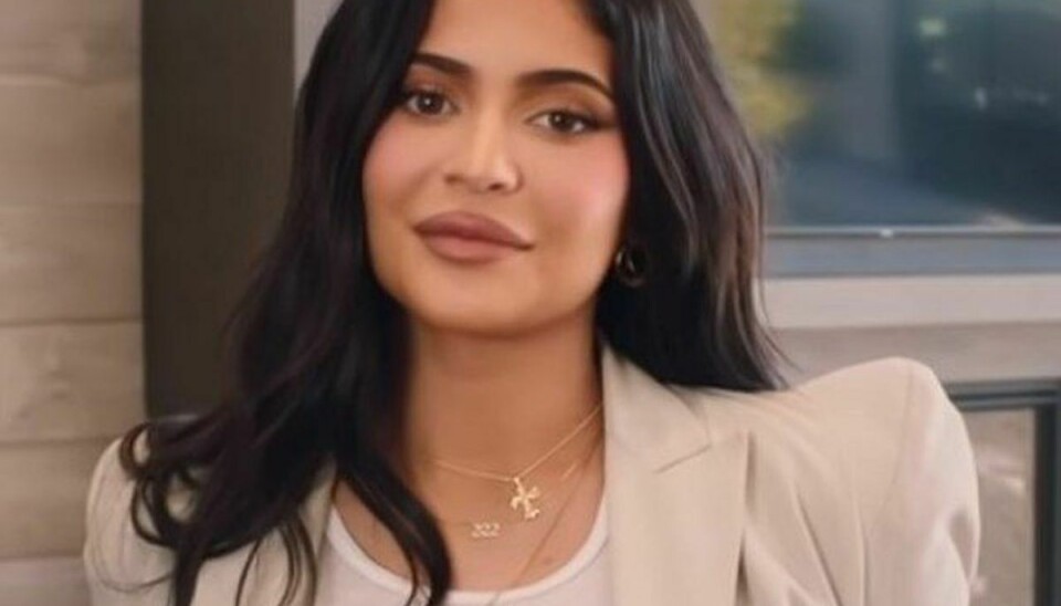 Kylie Jenner er ked af, at hun for seks år siden fik foretaget en bryst operataion. Hun ville ønske, at  hun havde ventet, til hun havde fået børn.