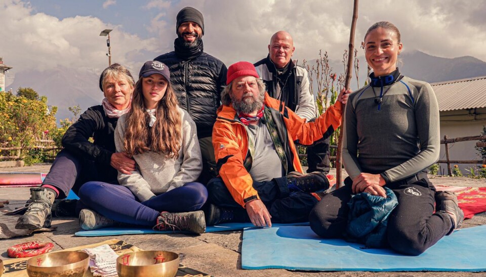 Stig Tøfting vandrer 15 dage i Nepal sammen med fem andre stjerner i Viaplays rejserealityprogram, 'The Journey': journalist Anders Lund Madsen, tidligere Vild med dans-vært Christiane Schaumburg-Müller Åxman og skuespillerne Josephine Chavarria Højbjerg, Dulfi Al-Jabouri og Søs Egelind. (PR-foto). Stig Tøfting vandrer 15 dage i Nepal sammen med fem andre stjerner i Viaplays rejserealityprogram, 'The Journey': journalist Anders Lund Madsen, tidligere Vild med dans-vært Christiane Schaumburg-Müller Åxman og skuespillerne Josephine Chavarria Højbjerg, Dulfi Al-Jabouri og Søs Egelind. (PR-foto).