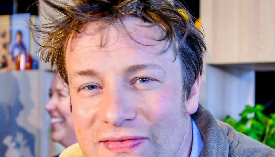 Den kendte TV-kok, Jamie Oliver, er blevet gift igen - med Jools Norton, som han har været gift med i 23 år.