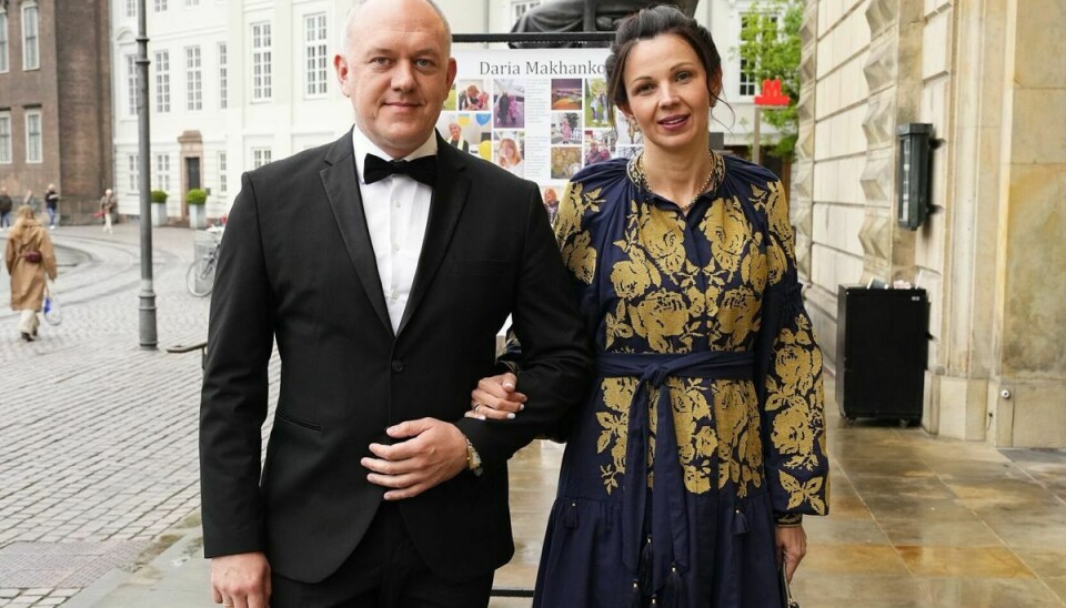 Ukraines ambassadør i Danmark, Mykhailo Vydoinik, ankommer til 'ukrainsk aften' på Det Kongelige Teater i København.