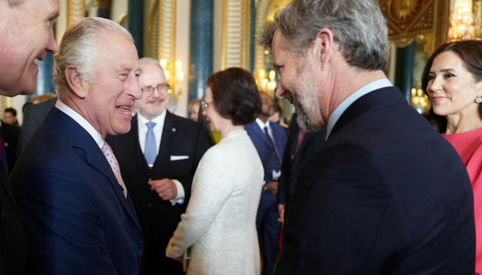 Også Frederik og Mary er på pletten, da kongen skal krones. Også Frederik og Mary er på pletten, da kongen skal krones.