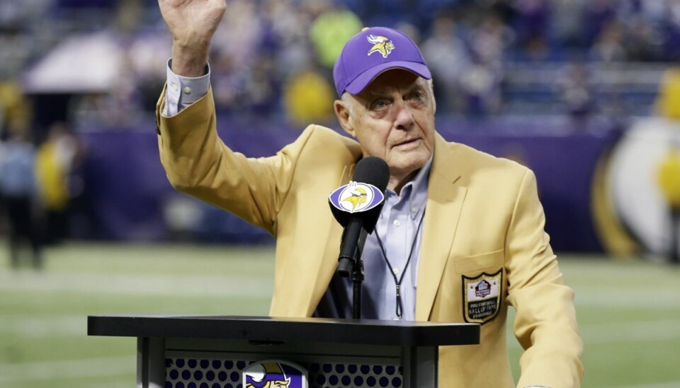 NFL-klubben er sønderknuste over tabet af deres gamle træner Bud Grant.