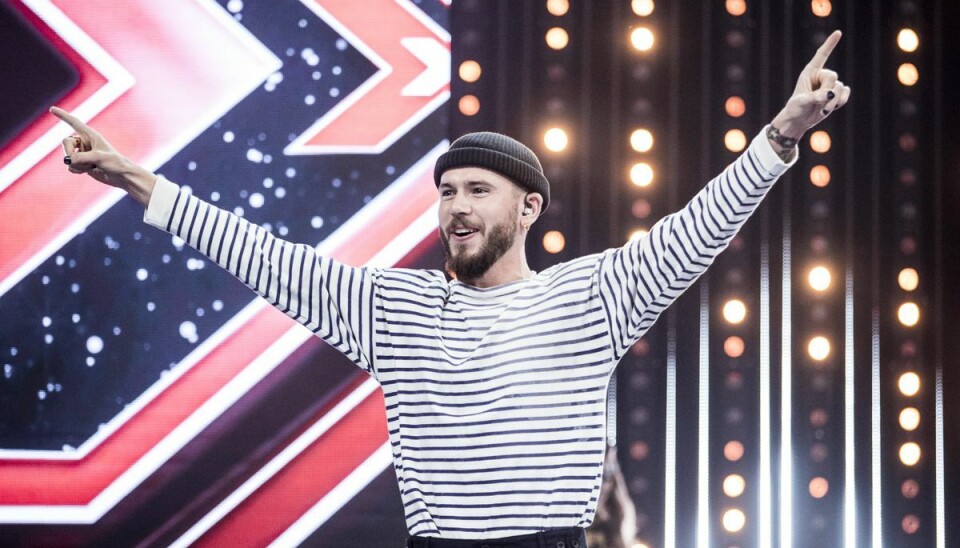 Hvis det skal gå efter krystalkuglen hos Dansk Spil, så kommer Kristoffer og Nambahlou ud i kæmpe for deres overlevelse fredag aften i ’X Factor’.