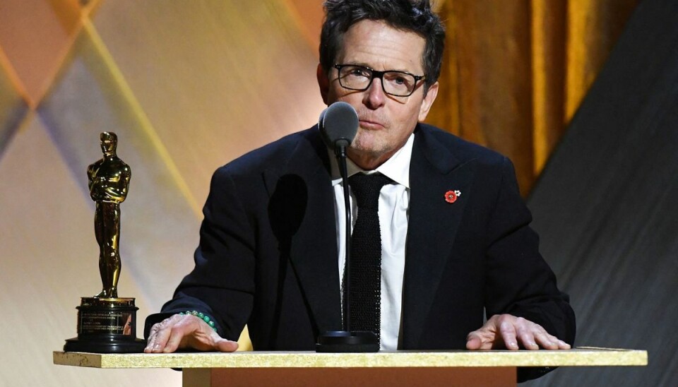 - Det er med den største ydmyghed, at jeg nu står her og modtager jeres venlighed, sagde Michael J. Fox i sin takketale fra scenen i Los Angeles. - Det er med den største ydmyghed, at jeg nu står her og modtager jeres venlighed, sagde Michael J. Fox i sin takketale fra scenen i Los Angeles.