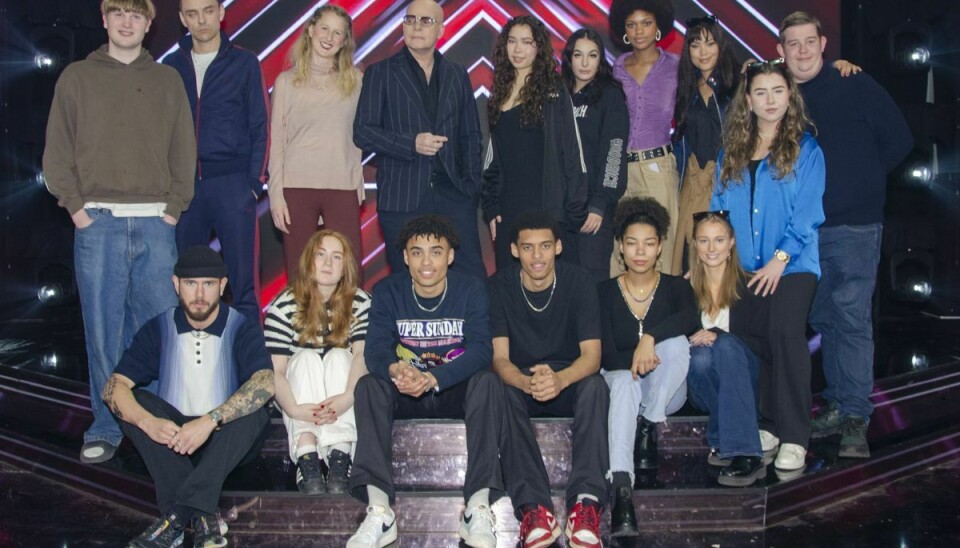 ’X Factor’-deltagerne og deres gruppeledere af klar til første liveprogram, de sendes fra Brøndby fredag aften.