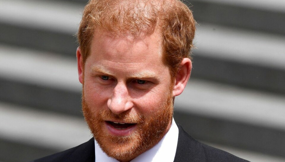 Prins Harry storroser den norske konge for at tage afstand til racisme. Prins Harry storroser den norske konge for at tage afstand til racisme.