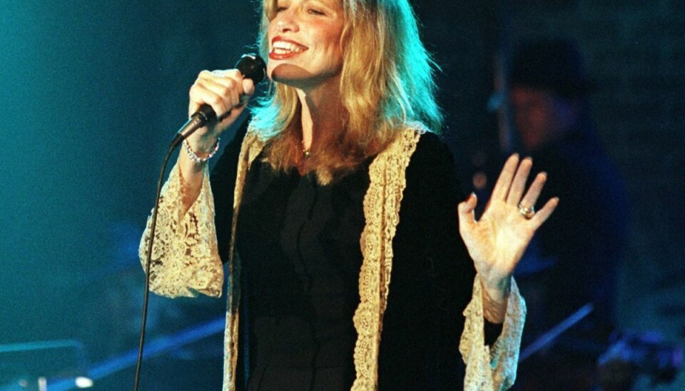 Carly Simon har mistet begge sine to søstre med kun én dags mellemrum. Carly Simon har mistet begge sine to søstre med kun én dags mellemrum.