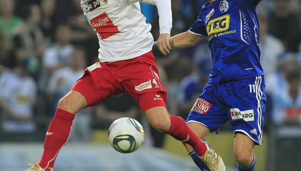 Nicolas Schindelholz (tv.) under en kamp for FC Thun tilbage i 2011. (Arkivfoto)