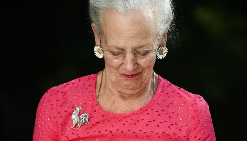 Dronning Margrethe deltager i begravelse.