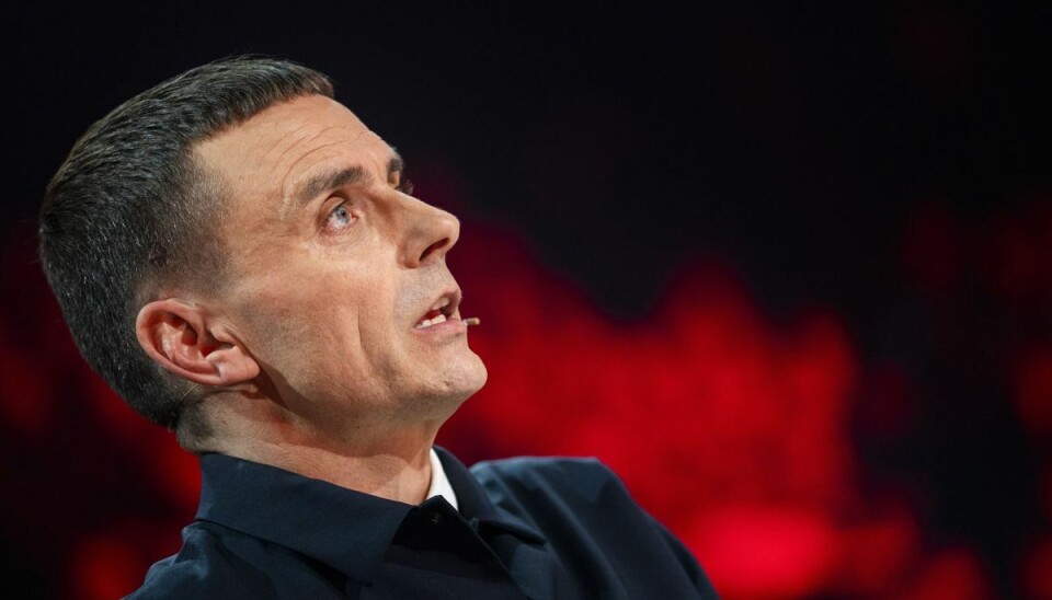 - Jeg tror ikke på, at der kommer bedre resultater på scenen, af at jeg ikke har noget liv uden for den, siger Simon Kvamm om at have et liv ved siden af 'X Factor'. (Arkivfoto). - Jeg tror ikke på, at der kommer bedre resultater på scenen, af at jeg ikke har noget liv uden for den, siger Simon Kvamm om at have et liv ved siden af 'X Factor'. (Arkivfoto).