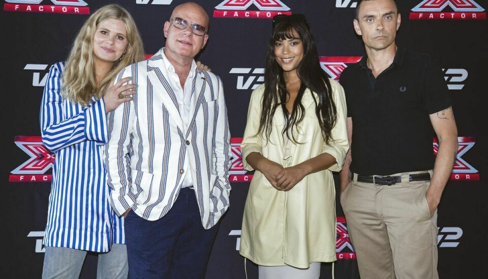 X Factor-vært Sofie Linde (tv) ses her sammen med sæsonens dommertrio, Thomas Blachman, Kwamie Liv og Simon Kvamm.