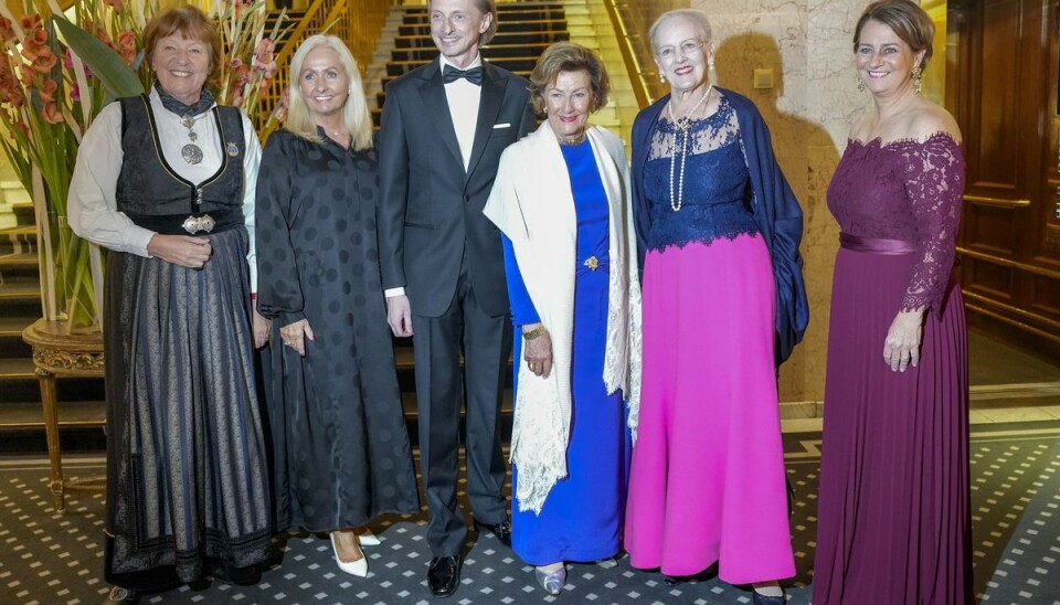 Gruppefoto fra festmiddagen mandag aften på Grand Hotel i Oslo.