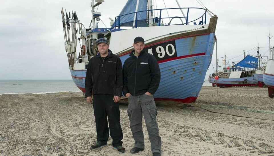 Tv-seerne kan glæde sig til igen at blive indviet i dagligdagen for 'Gutterne på Kutterne', her Jesper og Jan, når TV2 den 27. september blænder op for det første af seks nye afsnit om de hårdføre kystfiskere i Thorup Strand.