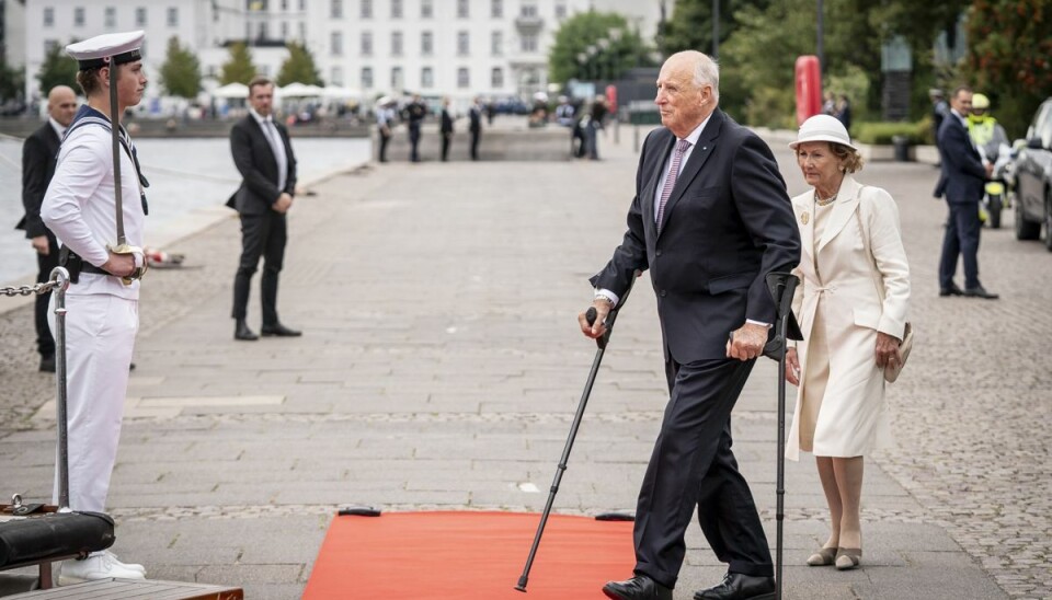 Kong Harald 5. og Dronning Sonja ankommer til frokostarrangement på Kongeskibet Dannebrog under fejringen af dronningens 50-års regeringsjubilæum i København søndag den 11. september 2022. Kong Harald 5. og Dronning Sonja ankommer til frokostarrangement på Kongeskibet Dannebrog under fejringen af dronningens 50-års regeringsjubilæum i København søndag den 11. september 2022.