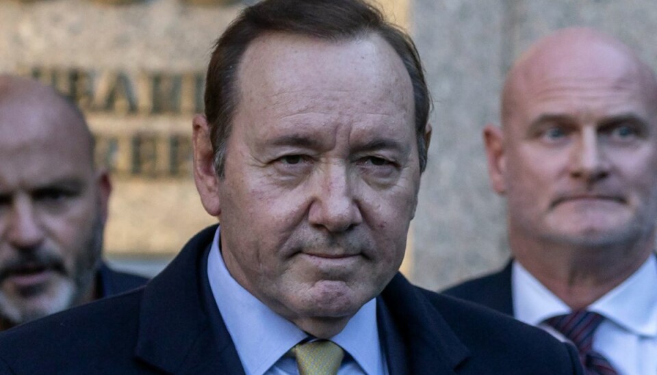 Kevin Spacey stod fredag - via videolink - over for syv nye anklager om seksuelle overgreb i retten i London. Kevin Spacey stod fredag - via videolink - over for syv nye anklager om seksuelle overgreb i retten i London.