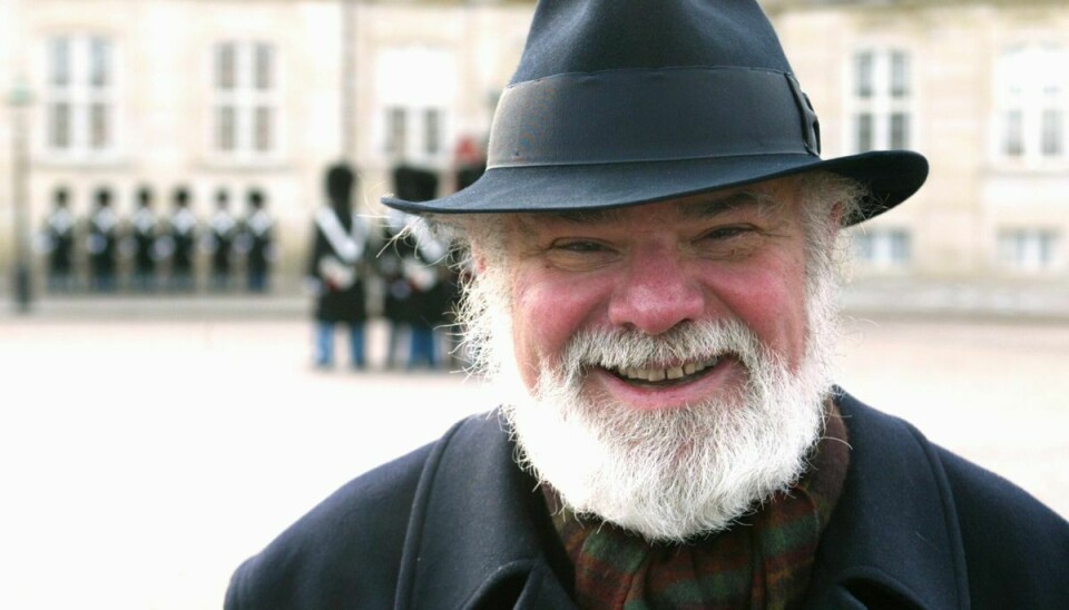 Komponisten og musikeren Fuzzy, alias Jens Vilhelm Pedersen er død, 83 år. Billedet er taget i København den 7. december 2002.
