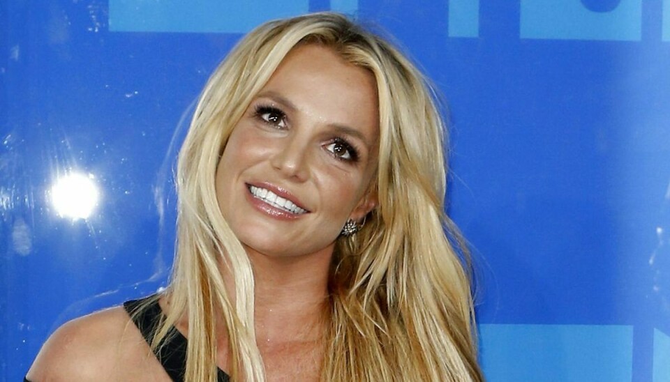 Britney Spears chokerer endnu en gang med et nøgenbillede.