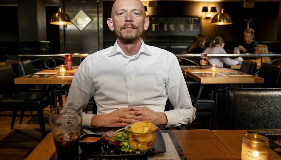 Adm. direktør for Jensens Bøfhus, Anders Nikolaisen. Her fotograferet i restauranten på Axeltorv i København. Nu er han fortid.