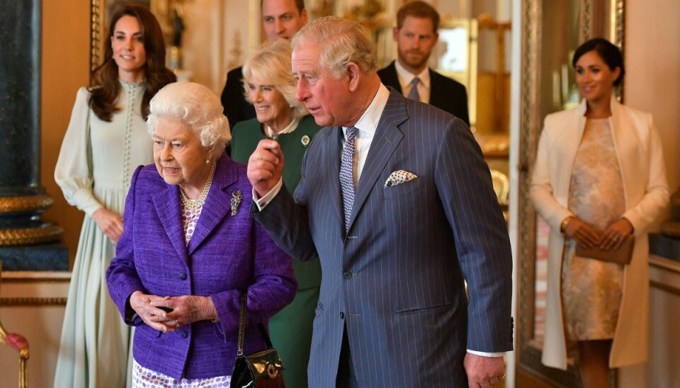 Den nye konge Charles og hans søster prinsesse Anne var ved dronning Elizabeths side, da hun døde, mens de andre børn nåede ikke frem i tide.