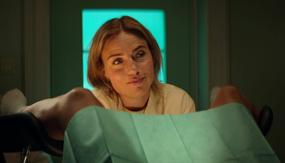 Josephine Park spiller fertilitetslæge i den nye danske Netflix-serie 'Skruk'. - Jo flere historier, vi kan lave om det, der er svært, jo lettere bliver det for dem, der er i det, siger skuespillerinden. (Stillfoto). Josephine Park spiller fertilitetslæge i den nye danske Netflix-serie 'Skruk'. - Jo flere historier, vi kan lave om det, der er svært, jo lettere bliver det for dem, der er i det, siger skuespillerinden. (Stillfoto).