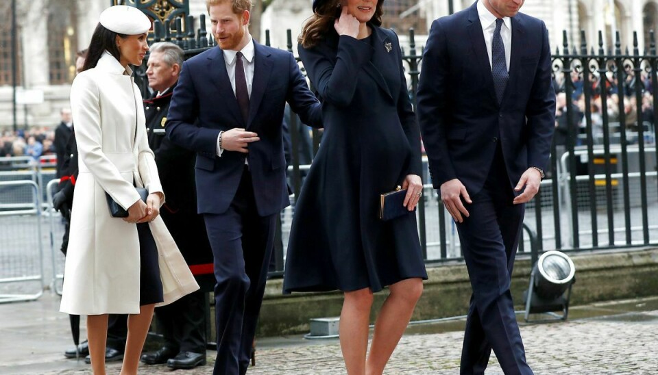 Kate opholder sig på slottet Windsor. Meghan er i London - det er uklart, hvor hun bor.