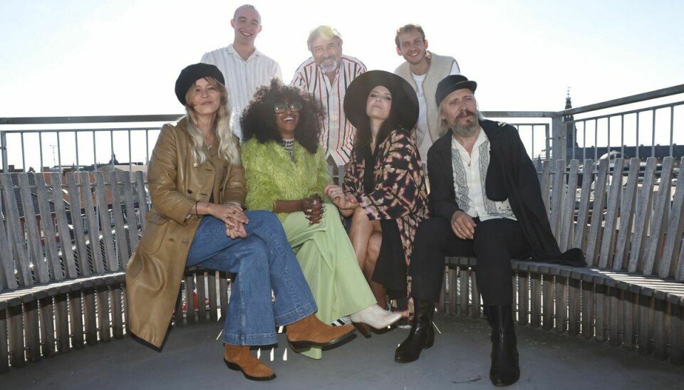 Artisterne i årets 'Toppen af Poppen' øverst fra venstre: Maximillian, Martin Brygmann, Nicklas Sahl, Soleima, Iris Gold, Kira Skov og Steen Jørgensen.