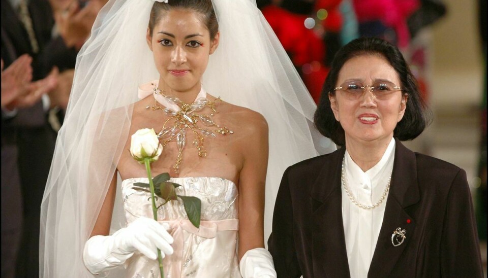 Den japanske modedesigner Hanae Mori er død, 96 år gammel.
