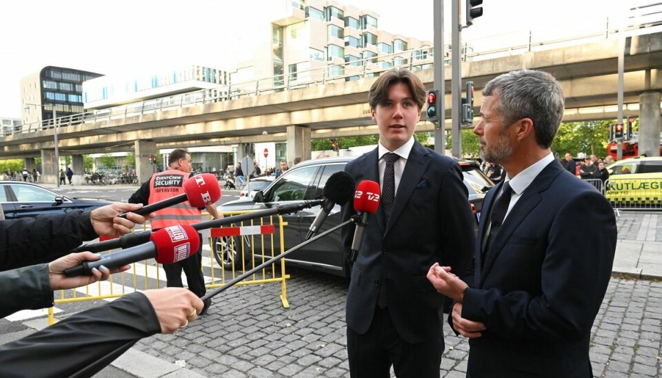 Kronprins Frederik og prins Christian møder pressen efter mindehøjtideligheden.