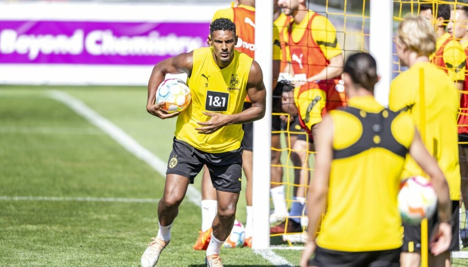 Sebastian Haller får formentlig sin officielle Dortmund-debut udskudt. Sebastian Haller får formentlig sin officielle Dortmund-debut udskudt.