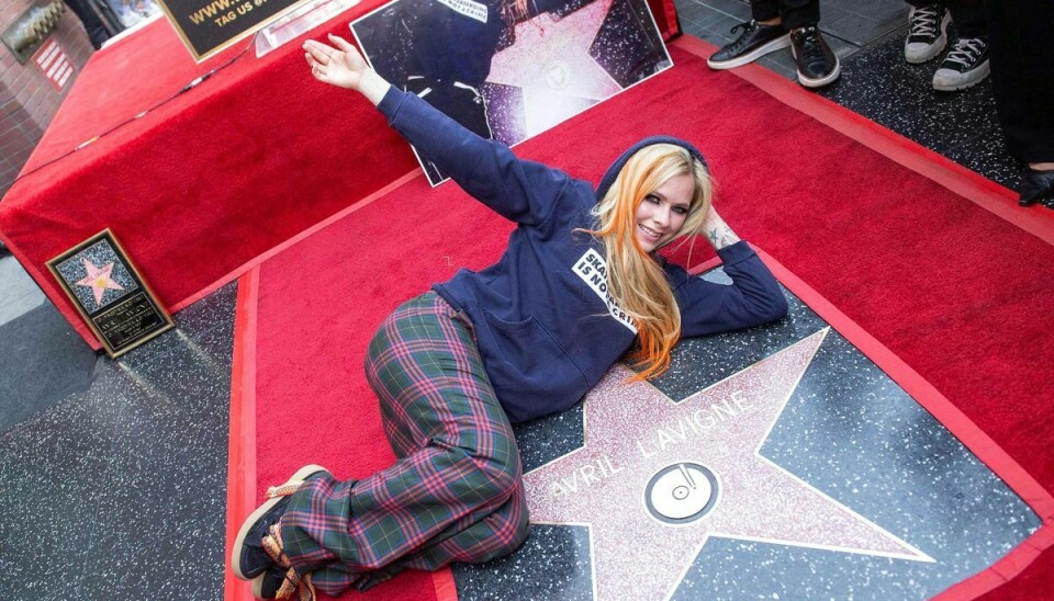 Avril Lavigne på sin nye stjerne på Hollywood Walk of Fame