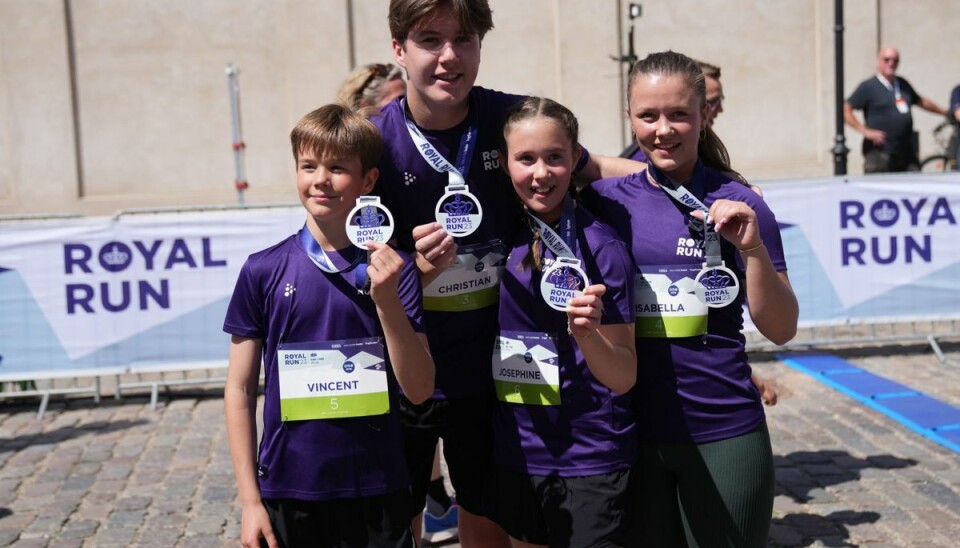 Fra venstra prins Vincent, prins Christian, prinsesse Josephine og prinsesse Isabella, da de kom over målstregen ved Amalienborg mandag. De fire børn løb 1,6 kilometer. Fra venstra prins Vincent, prins Christian, prinsesse Josephine og prinsesse Isabella, da de kom over målstregen ved Amalienborg mandag. De fire børn løb 1,6 kilometer.