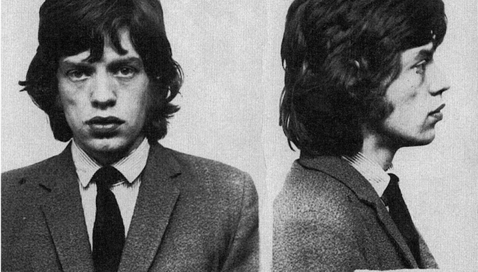 Også Mick Jagger har været i håndjern eftersom han blev anholdt sammen med Keith Richards tilbage i 1967