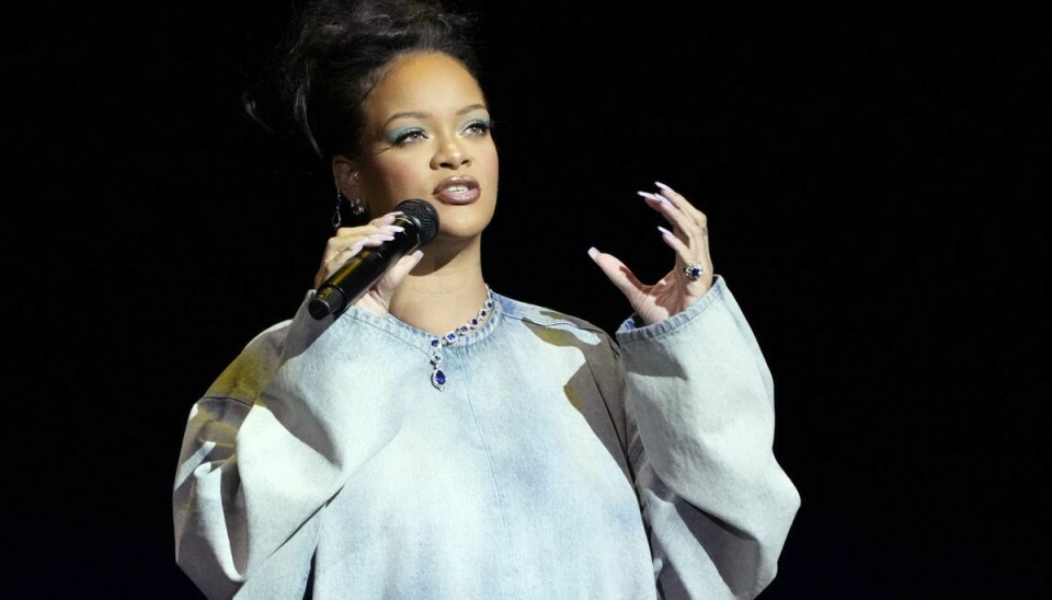 Rihanna på scenen ved CinemaCon torsdag i Las Vegas.