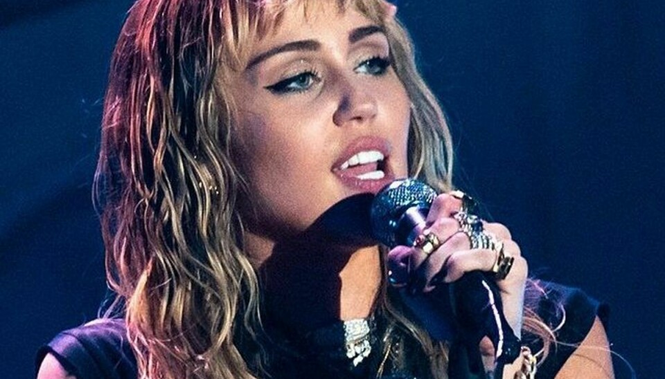 Nu skal Miley Cyrus' mor også giftes.