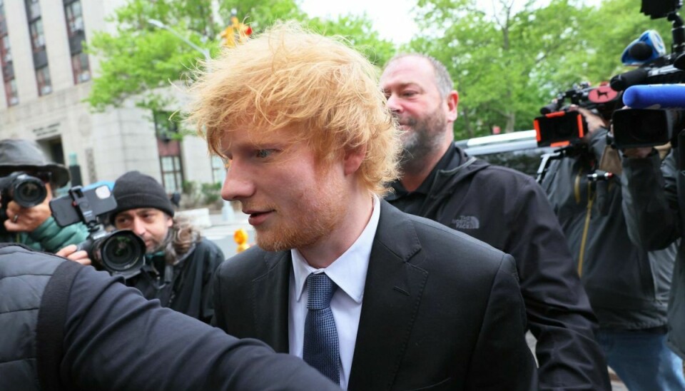 Der var ikke tale om plagiat, da Ed Sheeran skabte sit hit 'Thinking Out Loud', har nævninge afgjort torsdag. Her ankommer han til retsbygningen torsdag på Manhattan.