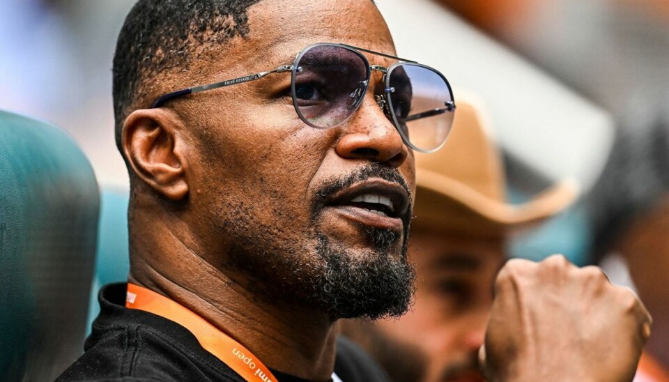 Skuespilleren Jamie Foxx blev hastet på hospitalet og akut indlagt.