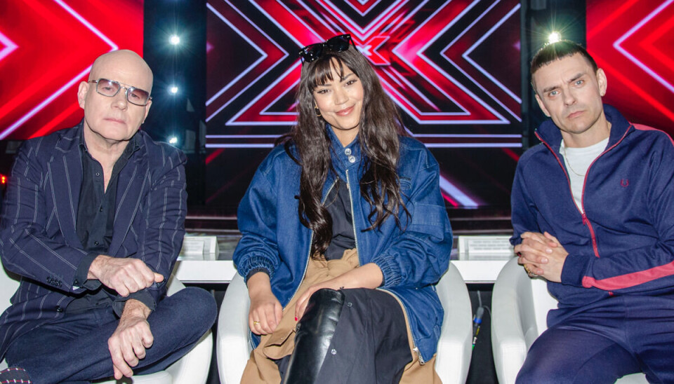 Blachman glæder sig over at have fået en meddommer i Simon Kvamm, der kan noget med ord, ligesom ham selv. Her er de tre dommere samlet med Kwamie Liv i midten. Blachman glæder sig over at have fået en meddommer i Simon Kvamm, der kan noget med ord, ligesom ham selv. Her er de tre dommere samlet med Kwamie Liv i midten.