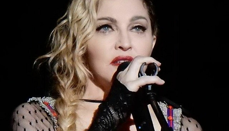Nu er det blevet afsløret, hvad Madonnas bror døde af.