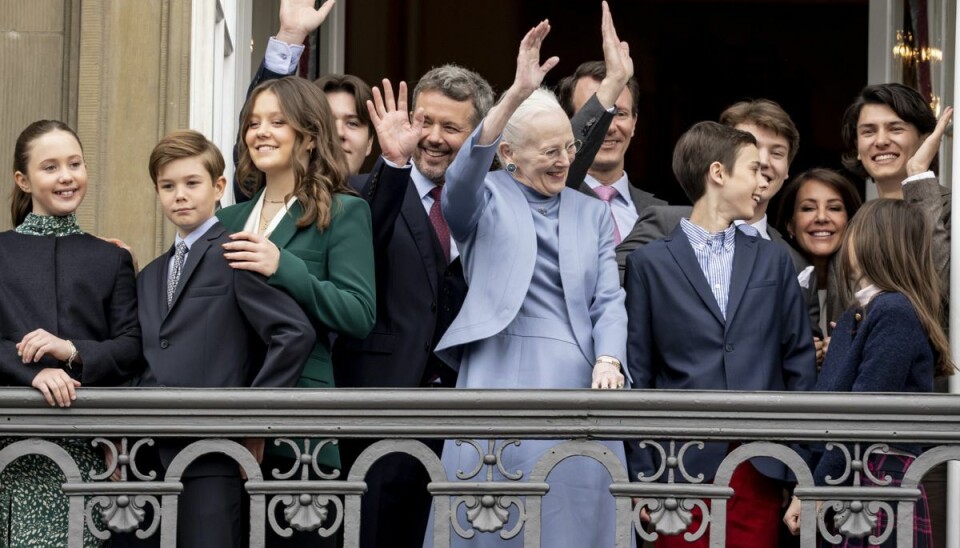 Kronprins Frederik, dronning Margrethe og prins Joachim, prinsesse Isabella, prinsesse Josephine, prins Vincent, prins Christian, kronprinsesse Mary, prinsesse Marie, grev Henrik, grev Felix, grev Nikolai og komtesse Athena i forbindelse med, at dronningen fejrer sin 83 års fødselsdag på Amalienborg Slot i København, søndag den 16. april 2023. Det er fem år siden at regenten sidst blev hyldet på sin fødselsdag fra Amalienborgs balkoner. Kronprins Frederik, dronning Margrethe og prins Joachim, prinsesse Isabella, prinsesse Josephine, prins Vincent, prins Christian, kronprinsesse Mary, prinsesse Marie, grev Henrik, grev Felix, grev Nikolai og komtesse Athena i forbindelse med, at dronningen fejrer sin 83 års fødselsdag på Amalienborg Slot i København, søndag den 16. april 2023. Det er fem år siden at regenten sidst blev hyldet på sin fødselsdag fra Amalienborgs balkoner.