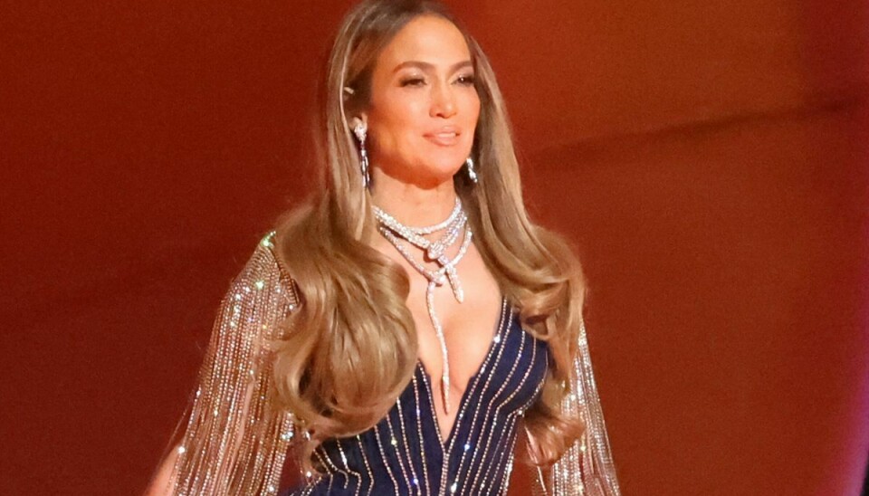 Nu 53-årige Jennifer Lopez fremstår knivskarp i et fotoshoot for det italienske lingeri-brand Intimissi, som hun netop er blevet global ambassadør for.